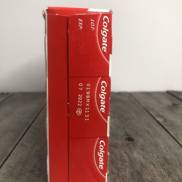 Colgate Whitening Toothpaste 3 pack - Picture 4 of 4